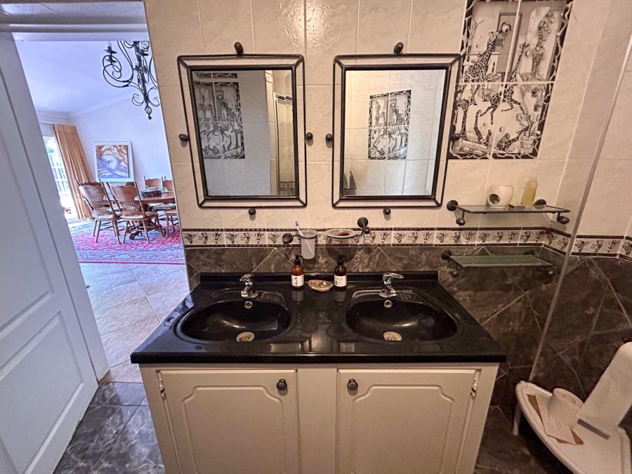 4 Bedroom Property for Sale in Lindequesdrif North West